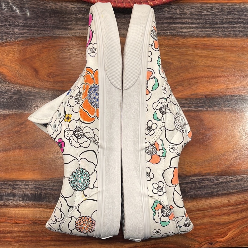 Vans Flower Design Beautiful sneakers size 12. NWOT - Picture 9 of 12